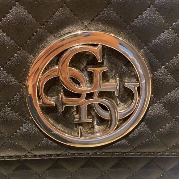 Cross Body Guess Purse - Picture 2 of 5